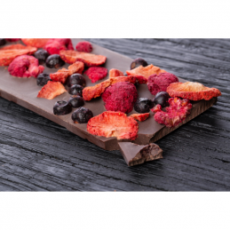 truskawki liofilizowane to doskonały dodatek smakowy i dekoracyjny do różnego rodzaju deserów i monoporcji
