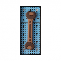 narzędzia dla majsterkowicza z mlecznej czekolady - klucz lub szczypce - wysyłane losowo