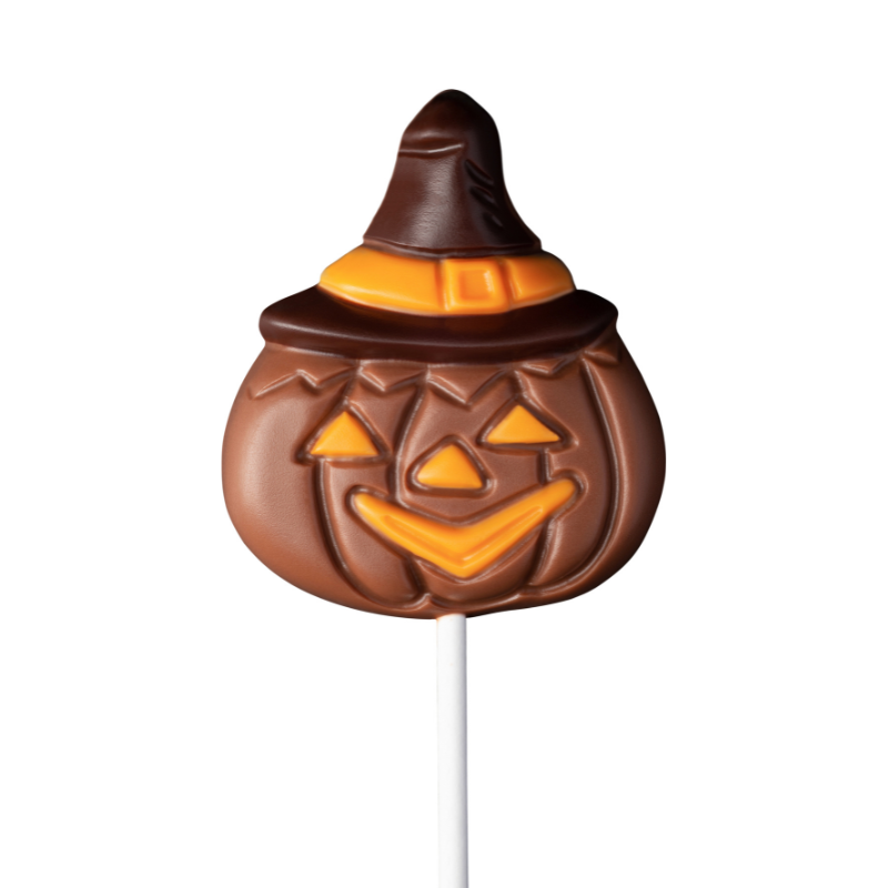 halloween'owy lizak w kształcie dyni w kapeluszu z mlecznej czekolady halloween'owy lizak w kształcie dyni w kapeluszu z mlecznej czekolady
