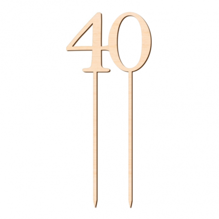 wyjątkowa dekoracja w naturalnym kolorze drewna, idealna do ozdobienia urodzinowego tortu