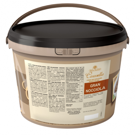 gotowy do użycia krem do smarowania o smaku mleka i orzechów laskowych