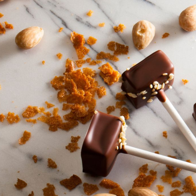 prażynki paillete feuilletine od callebaut, czyli drobne kawałki ciasteczek „crepes dentelle” prażynki paillete feuilletine od callebaut, czyli drobne kawałki ciasteczek „crepes dentelle”