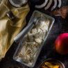 stracciatella o smaku białej czekolady z chrupiącym kokosem i słodkim mango do urozmaicania i oblewania lodów