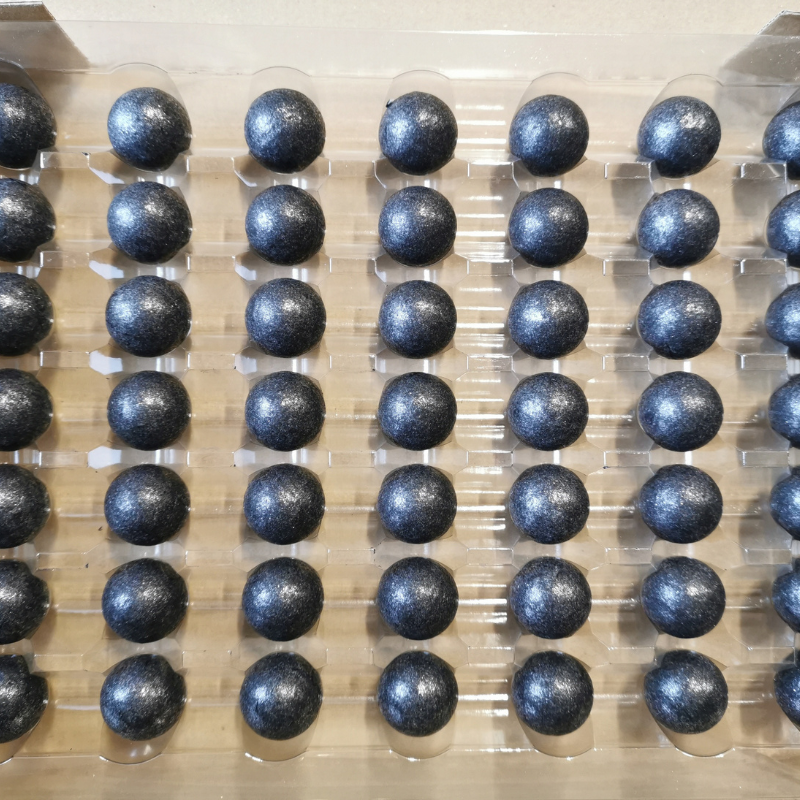 dekoracyjne perły z metalicznym połyskiem z białej czekolady do dekoracji cukierniczych dekoracyjne perły z metalicznym połyskiem z białej czekolady do dekoracji cukierniczych