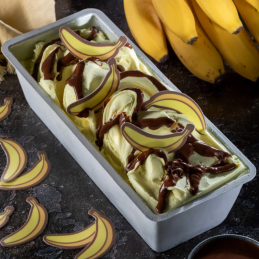 stworzony z myślą o najmłodszych lodożercach zestaw do produkcji lodów bananowych z mleczną czekoladą