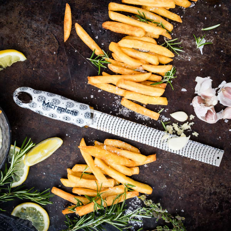 Tarka ręczna PREMIUM ZESTER - wzór w czaszki edycja limitowana - nr. kat. 53320 Microplane - Cukieteria.pl Tarka ręczna PREMIUM ZESTER - wzór w czaszki edycja limitowana - nr. kat. 53320 Microplane - Cukieteria.pl