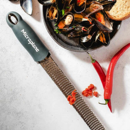 Grafitowa tarka ręczna - Premium Zester Classic Series Microplane - after dark gray nr. kat. 46743