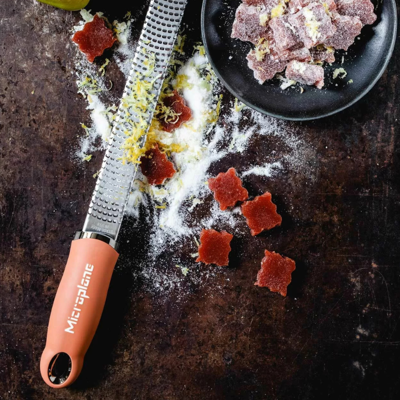 Cinnamon Premium Zester Classic Series Microplane - nr. kat. 46823 - Cukieteria.pl Cinnamon Premium Zester Classic Series Microplane - nr. kat. 46823 - Cukieteria.pl