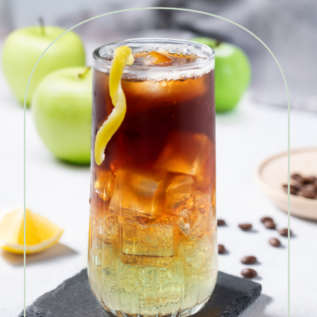 op. 0.7 l Green Apple Le Sirop de MONIN - soczysty syrop jabłkowy do drinków i napojów - szklana butelka - Cukieteria.pl