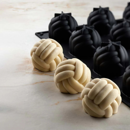 PX43115 Nodo Pavoni - forma silikonowa do monoporcji - węzeł - śr. 65 x wys. 55 mm / poj. 120 ml x 12 porcji