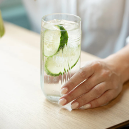 op. 0.7 l Cucumber Le Sirop de MONIN - orzeźwiający syrop ogórkowy do drinków i napojów - szklana butelka