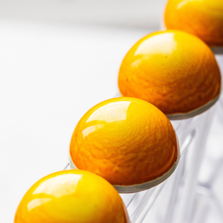 CW1217 Półkula - Chocolate World - forma z poliwęglanu do pralin - śr. 30 x wys. 15 mm