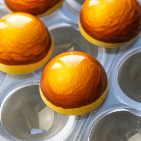 CW1217 Półkula - Chocolate World - forma z poliwęglanu do pralin - śr. 30 x wys. 15 mm