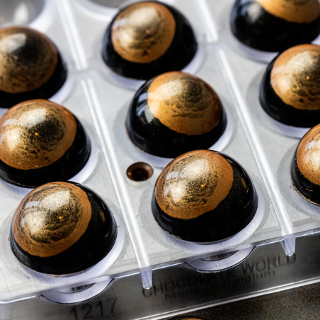 CW1217 Półkula - Chocolate World - forma z poliwęglanu do pralin - śr. 30 x wys. 15 mm