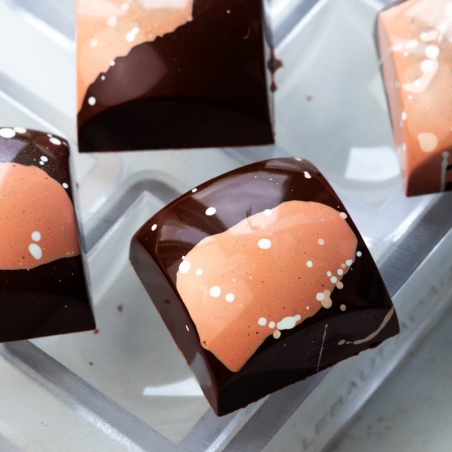 2435CW FORMA SQUARE CHOCOLATE WORLD forma z poliwęglanu do pralin w kształcie kwadratowej kuli