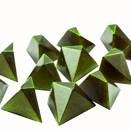 CW1754 Diamenty - Chocolate World - forma z poliwęglanu do pralin - dł. 38 x szer. 32 x wys. 22.5 mm / poj. 10 g x 18 pralin