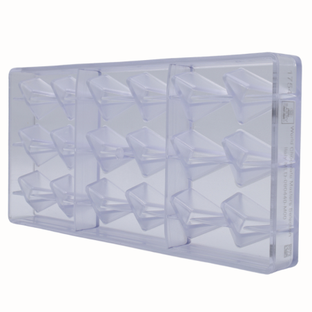 CW1754 Diamenty - Chocolate World - forma z poliwęglanu do pralin - dł. 38 x szer. 32 x wys. 22.5 mm / poj. 10 g x 18 pralin