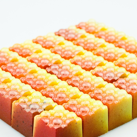 CW1677 Bubbel - Chocolate World - forma z poliwęglanu do pralin - dł. 22.5 x wys. 20.5 mm / poj. 11.5 g x 32 praliny