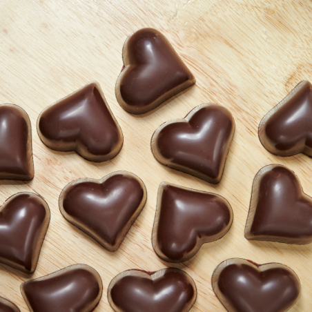 CW2372 Serce - Chocolate World - forma z poliwęglanu do pralin - dł. 30 x szer. 36 x wys. 19 mm / poj. 14 g x 28 pralin