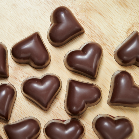 CW1526 Serce - Chocolate World - forma z poliwęglanu do pralin - dł. 27 x szer. 31 x wys. 17 mm / poj. 9 g x 28 pralin