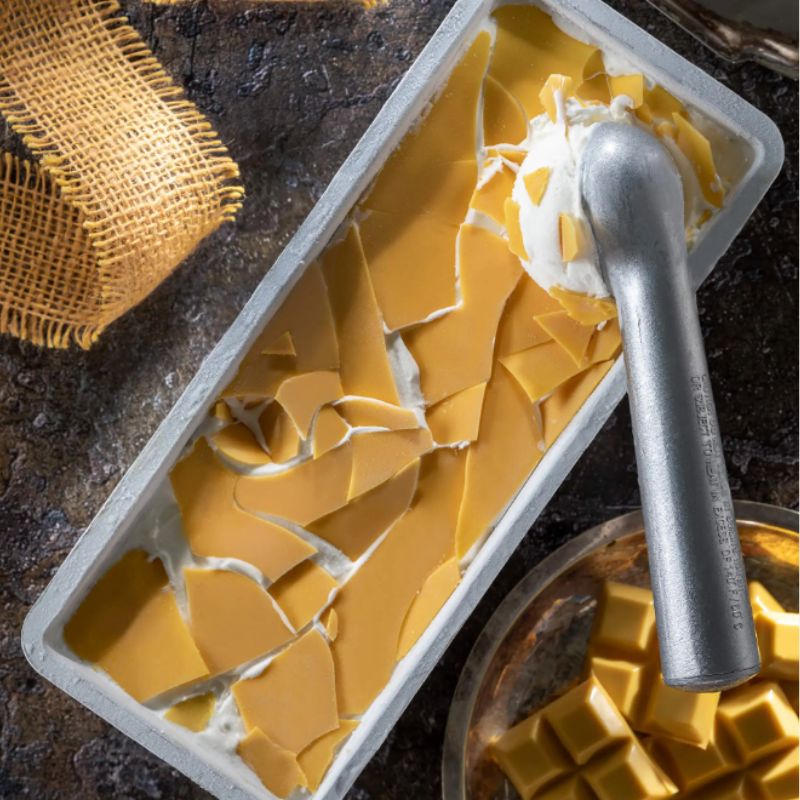 stracciatella o smaku białej czekolady z karmelową nutą do urozmaicania i oblewania lodów stracciatella o smaku białej czekolady z karmelową nutą do urozmaicania i oblewania lodów