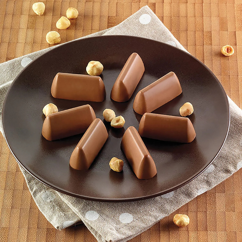 SF125 Chocogianduia Silikomart - forma silikonowa do czekoladek - dł. 50 x szer. 18 x wys. 23 mm / poj. 14 ml x 24 porcje