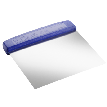 Stalowa skrobka cukiernicza z niebieskim uchwytem z tworzywa - dł. 12 x szer. 12 cm - nr. kat. 68605 Thermohauser