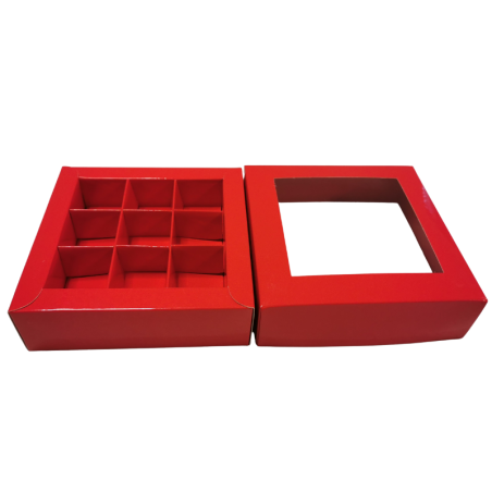 1 szt. Czerwone pudełko na praliny - dł. 140 x szer. 140 x wys. 40 mm - dekoracyjne opakowanie z okienkiem