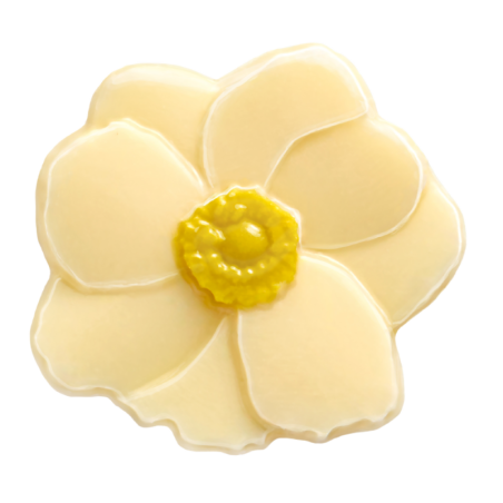 op. 210 szt. Kwiat Magnolii Biały - 33404 Barbara Decor - dekoracja z białej czekolady - wym. 30 x 34 mm