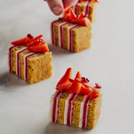 op. 400 g Liofilizowane kawałki truskawek pokryte warstwą tłuszczu kakaowego - Crispy Wet Proof - Sosa Ingredients