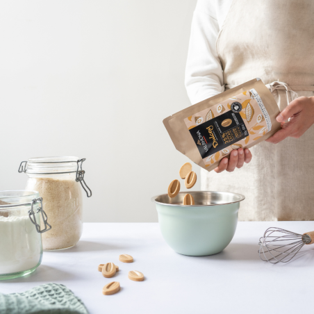 op. 250 g Blond Dulcey 35% Valrhona - kremowa biała czekolada z nutami biszkoptów i karmelu - kaletki w ciepłym kolorze blond