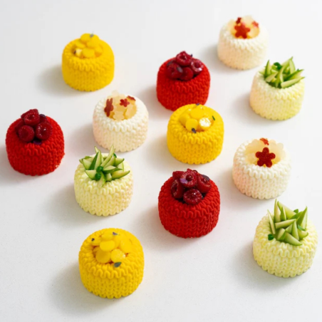 PX43130 Regalia Pavoni Italia - cukiernicza forma silikonowa - śr. 70 x wys. 48 mm / poj. 140 ml x 12 porcji