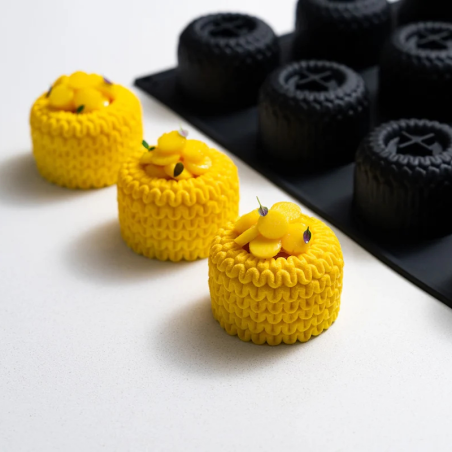 PX43130 Regalia Pavoni Italia - cukiernicza forma silikonowa - śr. 70 x wys. 48 mm / poj. 140 ml x 12 porcji