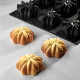 PX43123 Éclat Pavoni Italia - cukiernicza forma silikonowa - śr. 80 x wys. 37 mm / poj. 110 ml x 12 porcji