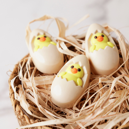 CW12190 Chocolate World - forma z poliwęglanu do wielkanocnych pralin - dł. 59 x szer. 34 x wys. 20 mm / poj. 28 g x 12 pralin