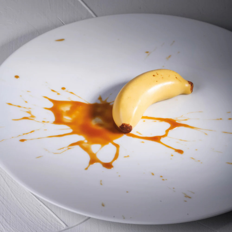 GG035 Baby Banana - forma silikonowa do deserów i dekoracji - banan - dł. 90 x szer. 40.5 x wys. 25 mm / poj. 40 ml x 12 porcji