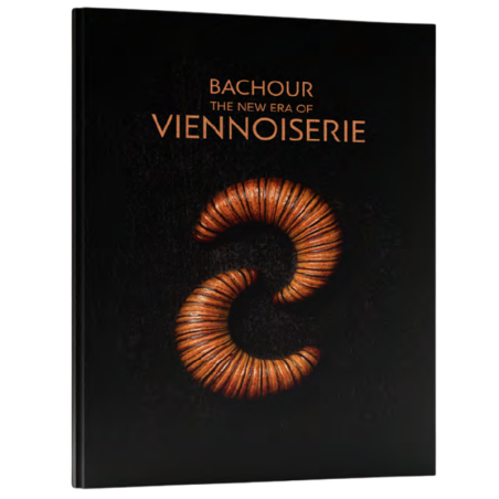 Książka "The New Era of  Viennoiserie" Antonio Bachour - eleganckie wydanie w języku angielskim i hiszpańskim