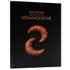 Książka "The New Era of  Viennoiserie" Antonio Bachour - eleganckie wydanie w języku angielskim i hiszpańskim