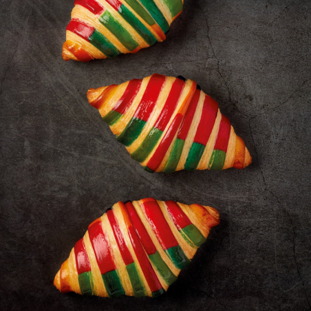 Książka "The New Era of  Viennoiserie" Antonio Bachour - eleganckie wydanie w języku angielskim i hiszpańskim