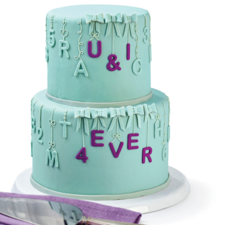 Zestaw foremek do wycinania napisów z masy cukrowej - drukowane litery + cyfry + znaki specjalne - Wilton