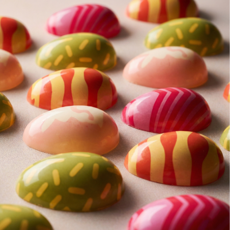 Uovo 01 P Silikomart - forma do pralin z Tritanu - jajka - dł. 40 x szer. 28 x wys. 14 mm / poj. 8. ml x 24 praliny