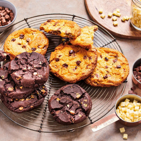 op. 0.35 kg Kawałki ciemnej czekolady do zapiekania - Bake Stable Chocolate Chunks Dark - nr. kat. F30135 Fun Cakes