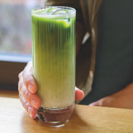 op. 0.7 l Matcha Green Tea - słodzony koncentrat zielonej herbaty - baza do napojów - Le Concentré de Monin - szklana butelka