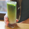 op. 0.7 l Matcha Green Tea - słodzony koncentrat zielonej herbaty - baza do napojów - Le Concentré de Monin - szklana butelka