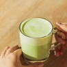 op. 0.7 l Matcha Green Tea - słodzony koncentrat zielonej herbaty - baza do napojów - Le Concentré de Monin - szklana butelka
