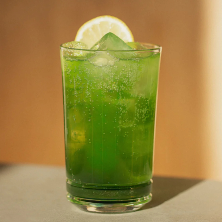 op. 0.7 l Matcha Green Tea - słodzony koncentrat zielonej herbaty - baza do napojów - Le Concentré de Monin - szklana butelka