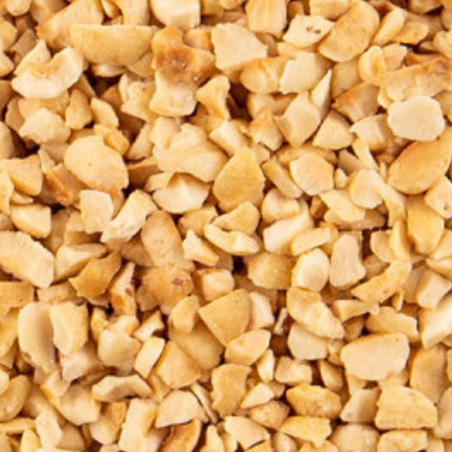op. 500 g Orzechy laskowe łuskane prażone blanszowane - kostka 2-4 mm