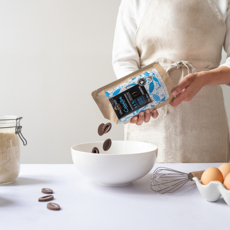 op. 250 g Caraïbe 66% Valrhona - zrównoważona ciemna czekolada z nutami prażonych orzechów - kuwertura w kaletkach