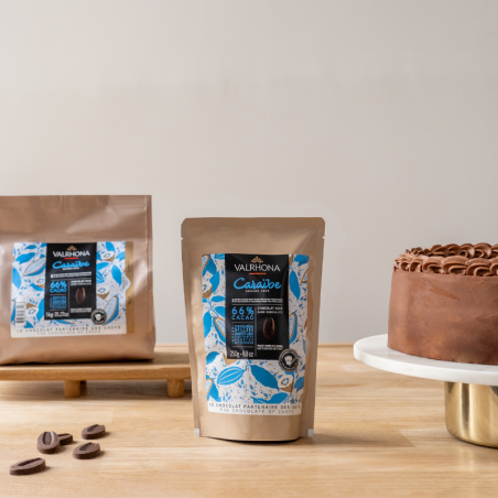 op. 250 g Caraïbe 66% Valrhona - zrównoważona ciemna czekolada z nutami prażonych orzechów - kuwertura w kaletkach