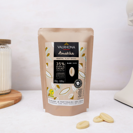 op. 250 g Amatika Blanche 35% Valrhona - wegańska biała czekolada w kaletkach o słodkich migdałowych nutach